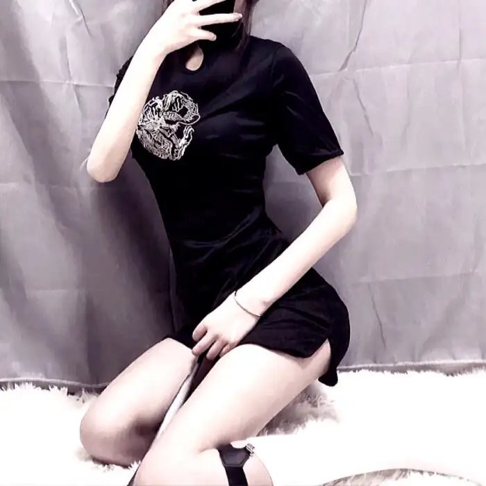 峡江疑影